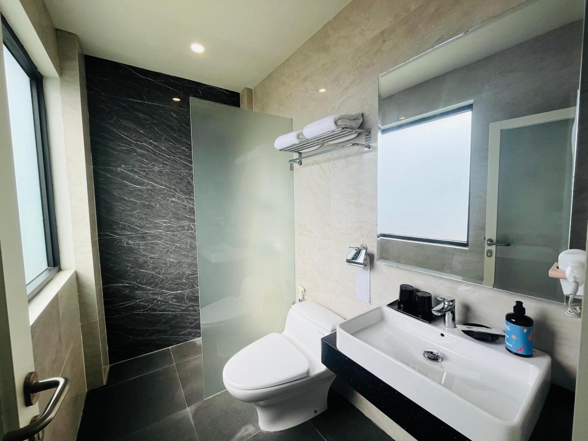 Sans Hotel 88 Andalan Surabaya By Reddoorz Экстерьер фото