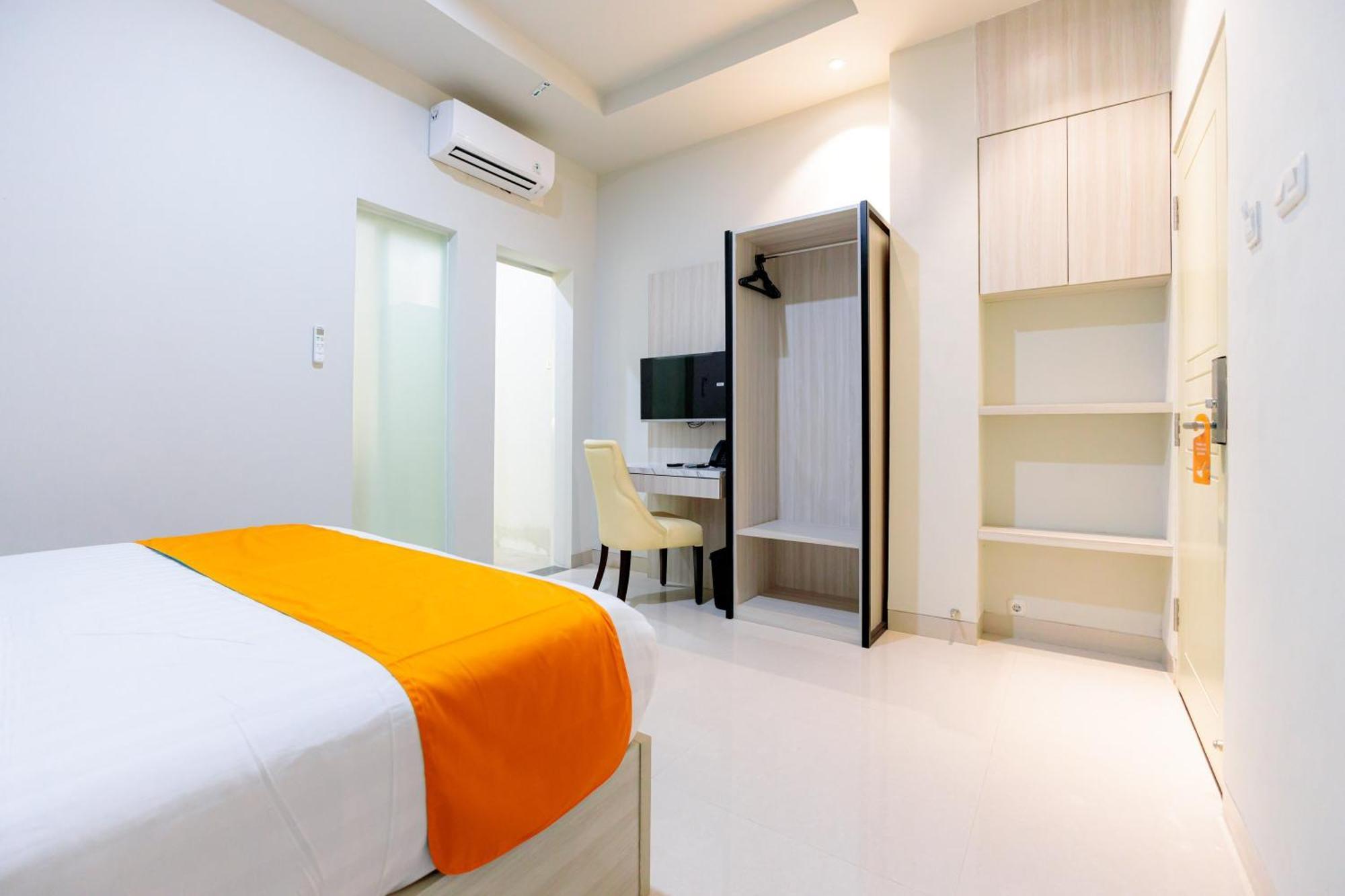 Sans Hotel 88 Andalan Surabaya By Reddoorz Экстерьер фото